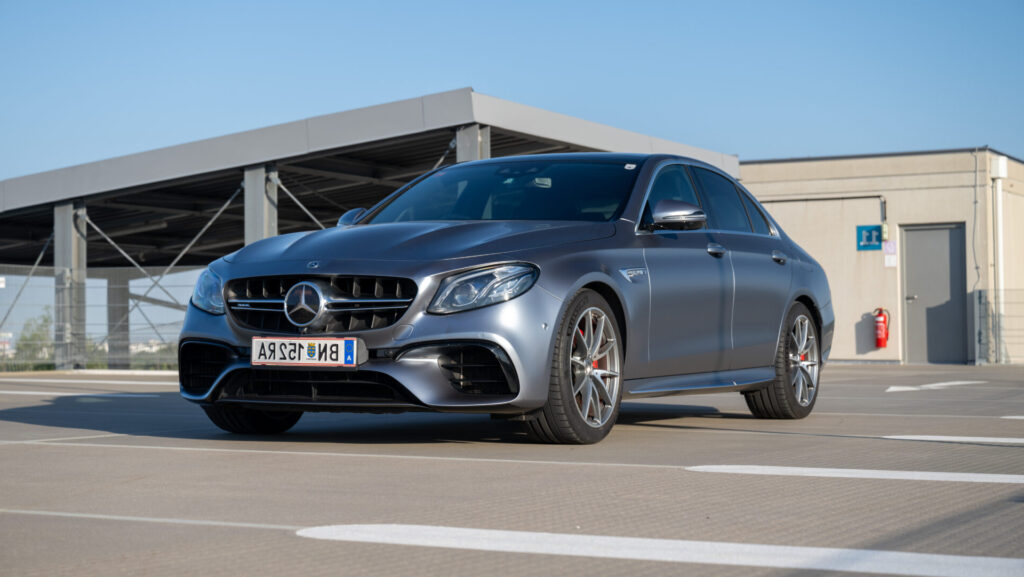 Mercedes Benz E63s AMG - Cover