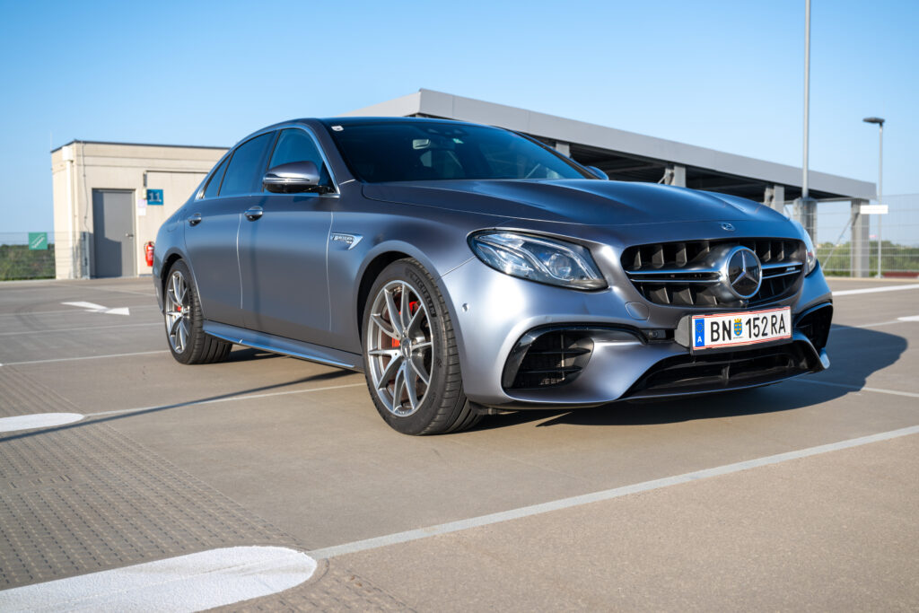 Mercedes Benz E63s AMG - Schräg