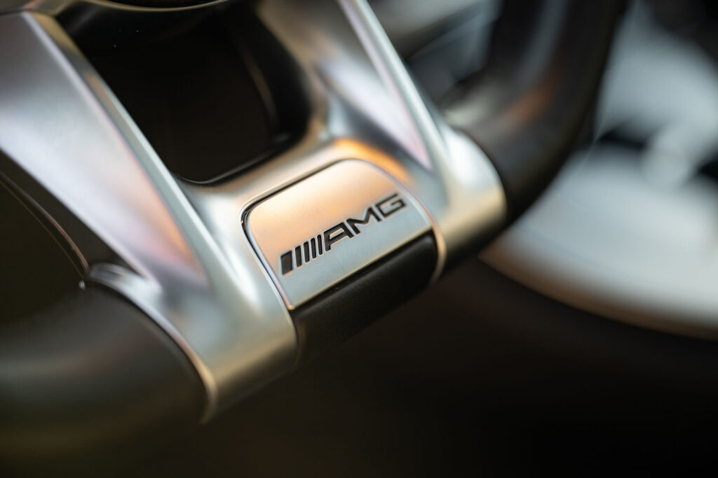 Mercedes Benz E63s AMG - Lenkrad Emblem
