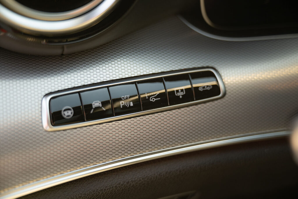 Mercedes Benz E63s AMG - Tasten